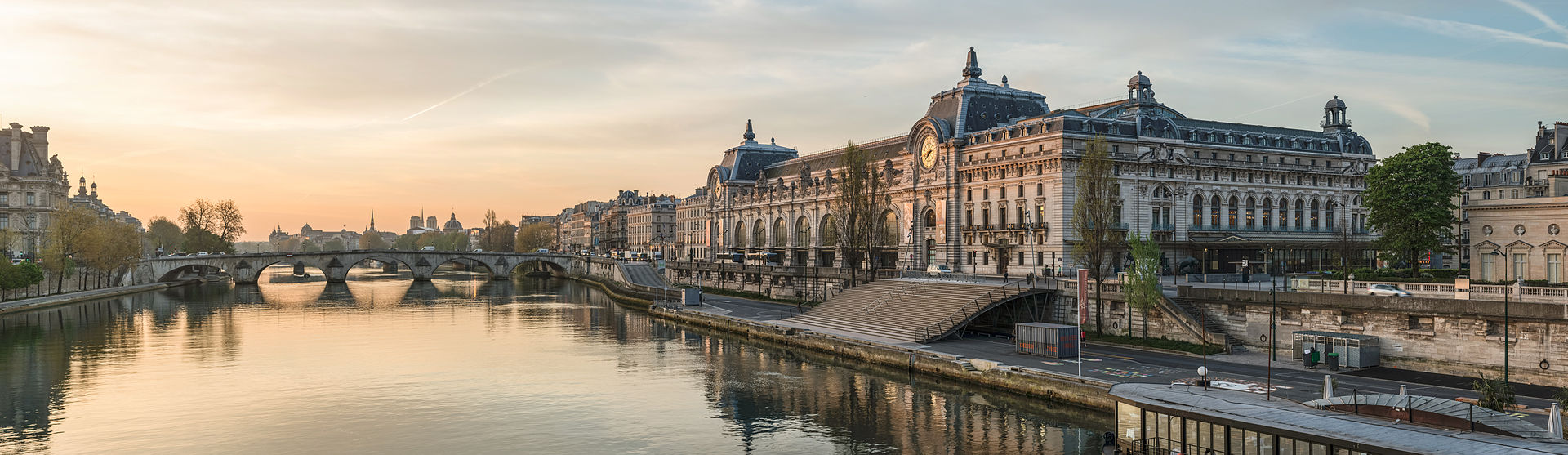 La rive gauche de la Seine à Paris, vers le quai d’Orsay.